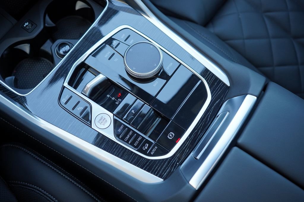 New 2026 BMW X6 xDrive40i w/ Climate Comfort Package image 18
