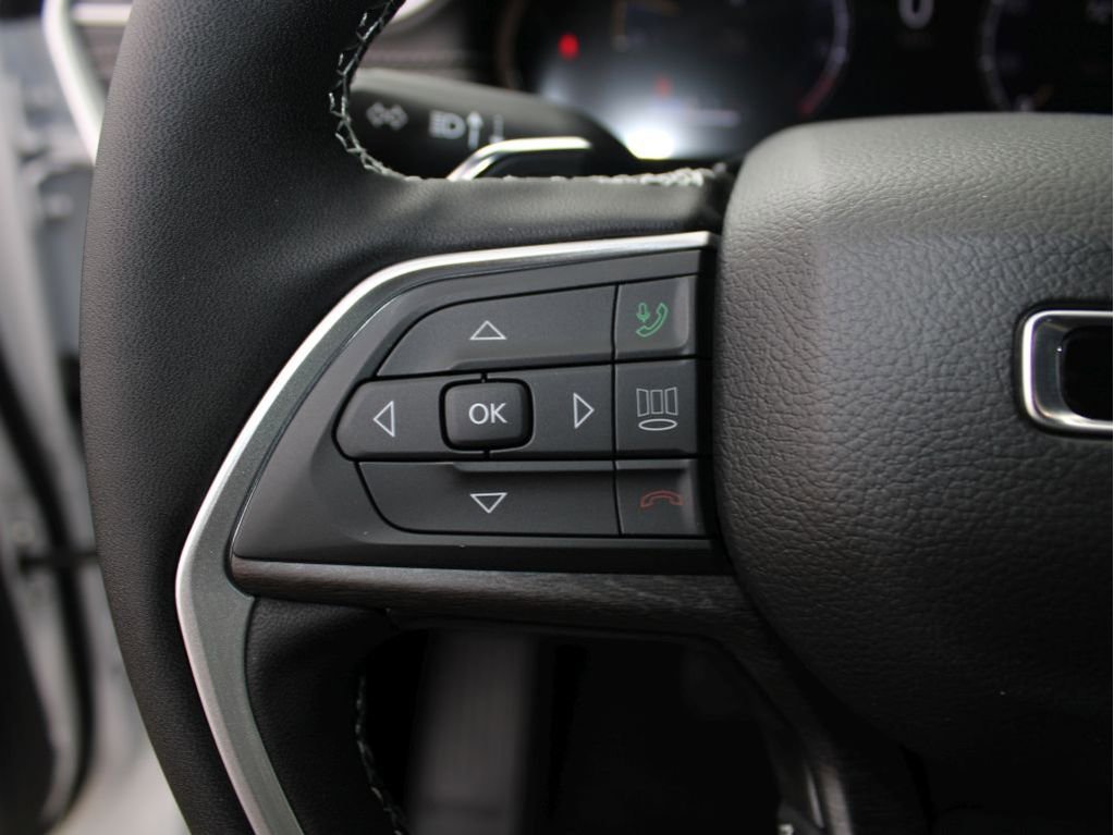 New 2025 Jeep Grand Cherokee Limited w/ Luxury Tech Group II image 13