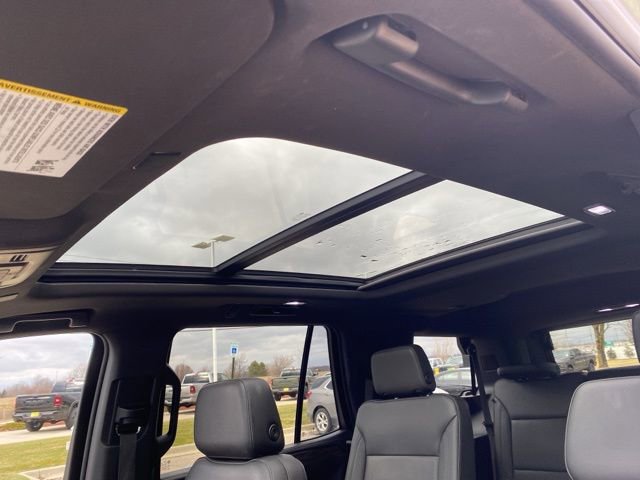 Used 2022 Chevrolet Tahoe LT w/ Luxury Package image 16