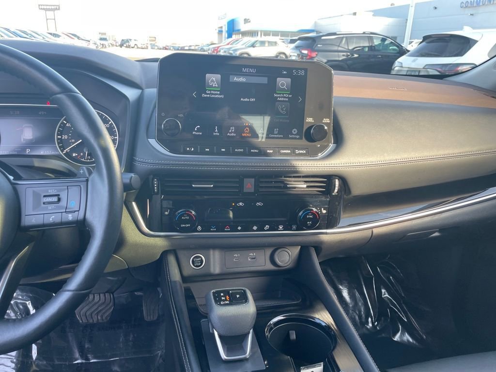 Used 2023 Nissan Rogue SL w/ SL Premium Package image 19