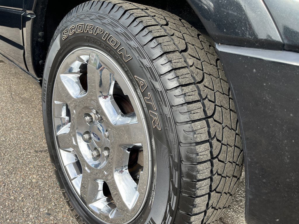 Used 2013 Ford Expedition EL Limited image 29