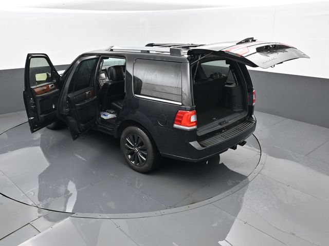 Used 2015 Lincoln Navigator 2WD image 33