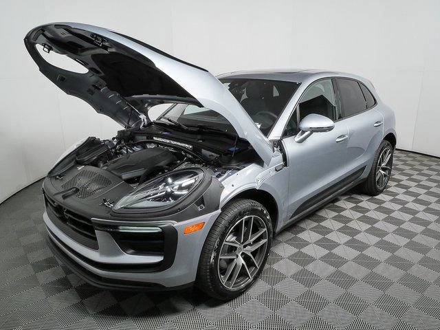 Certified 2026 Porsche Macan AWD/4WD image 33
