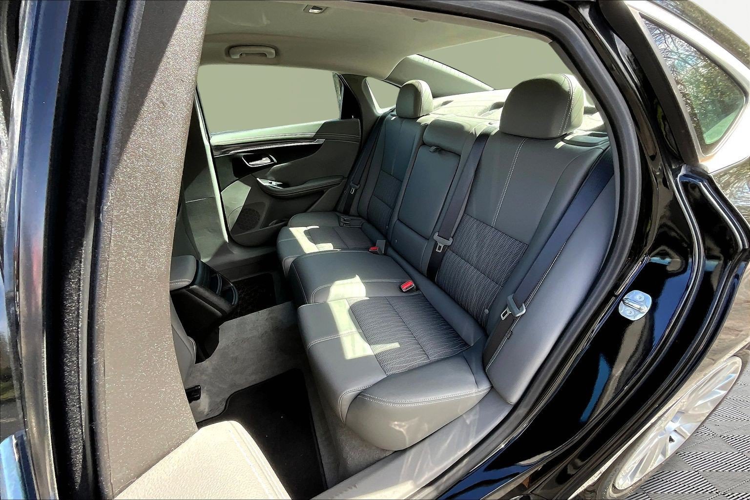 Used 2018 Chevrolet Impala LS FWD image 22