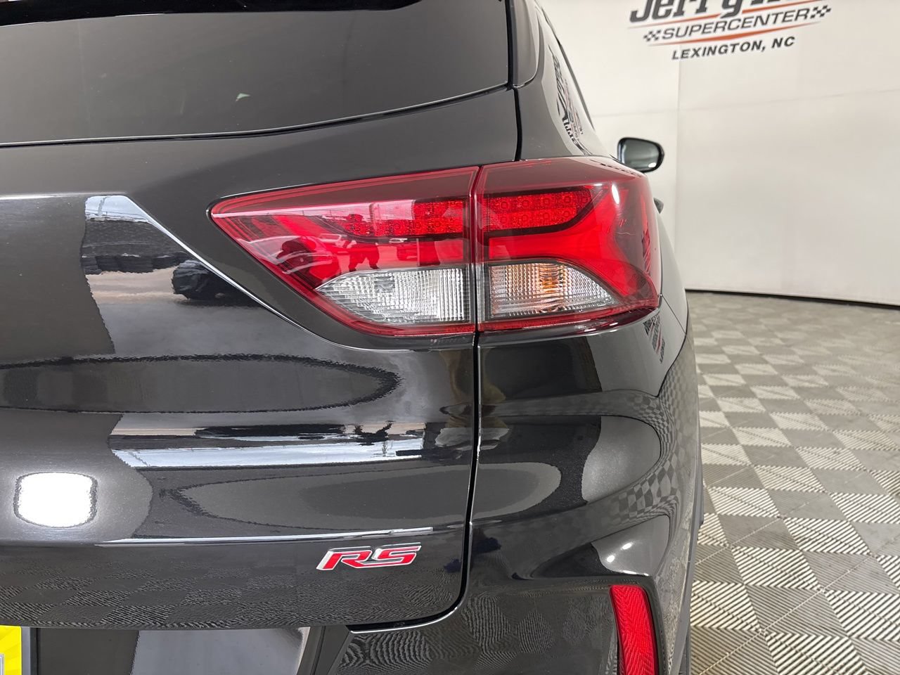 Used 2023 Chevrolet TrailBlazer RS w/ Sun and Liftgate Package FWD image 31