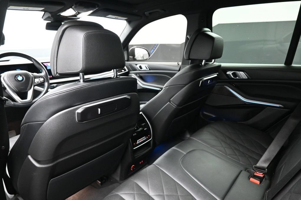 Used 2025 BMW X5 xDrive40i AWD/4WD image 8