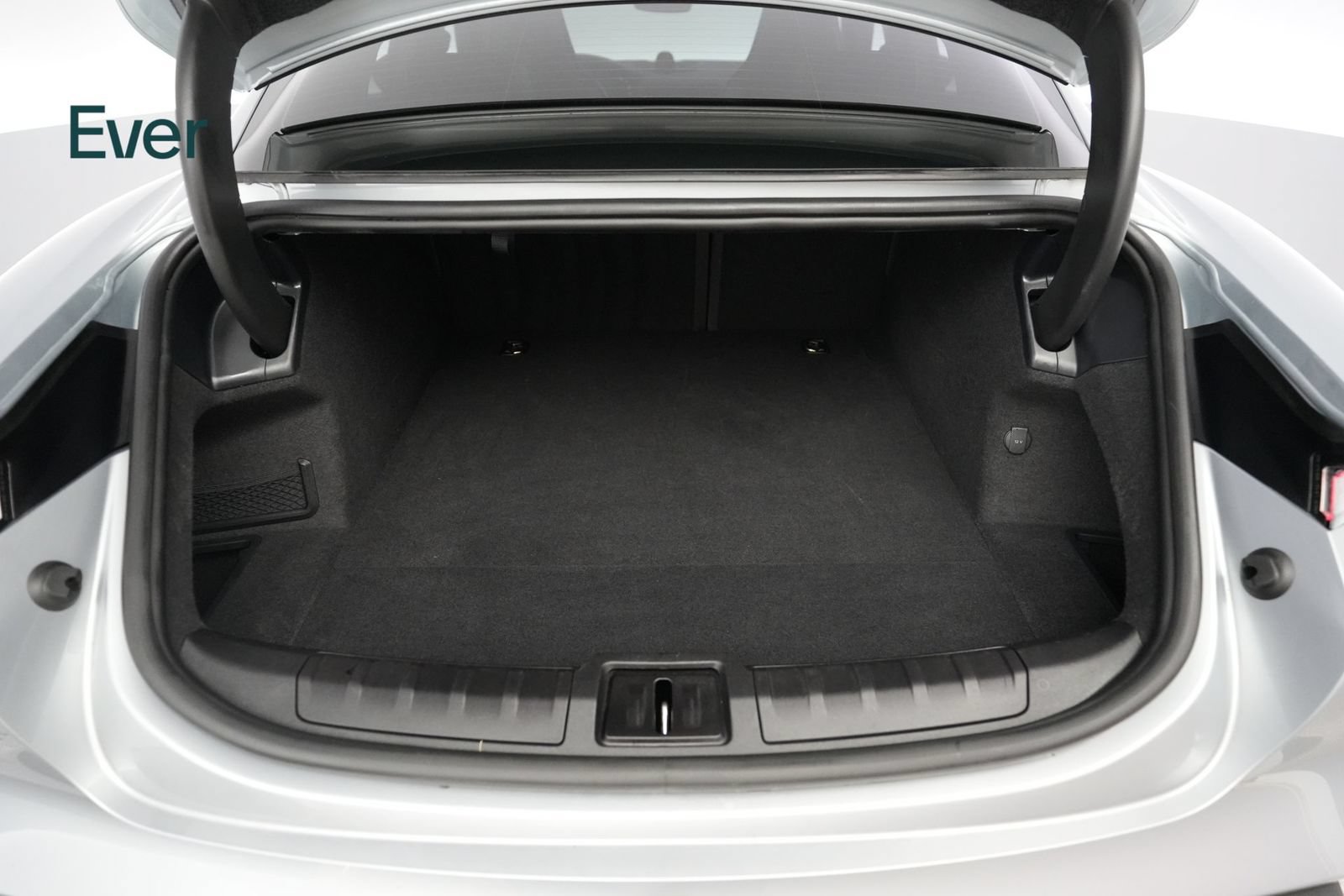Used 2022 Porsche Taycan RWD image 8