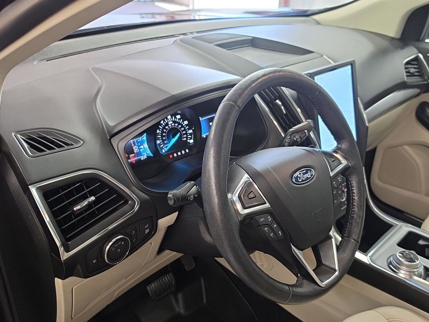 Used 2022 Ford Edge Titanium w/ Equipment Group 301A AWD/4WD image 5