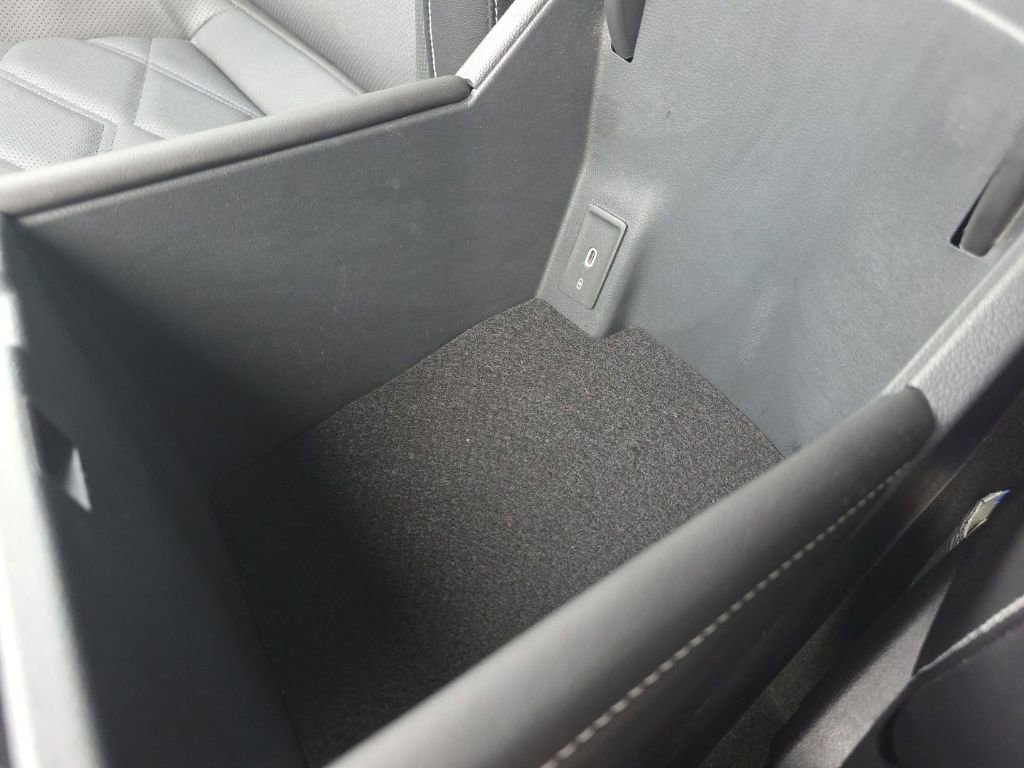 Used 2025 Volkswagen Atlas SE image 35