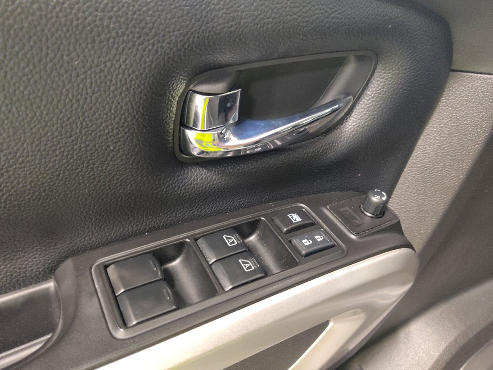 Used 2018 Nissan Titan SV w/ SV Convenience Package AWD/4WD image 27