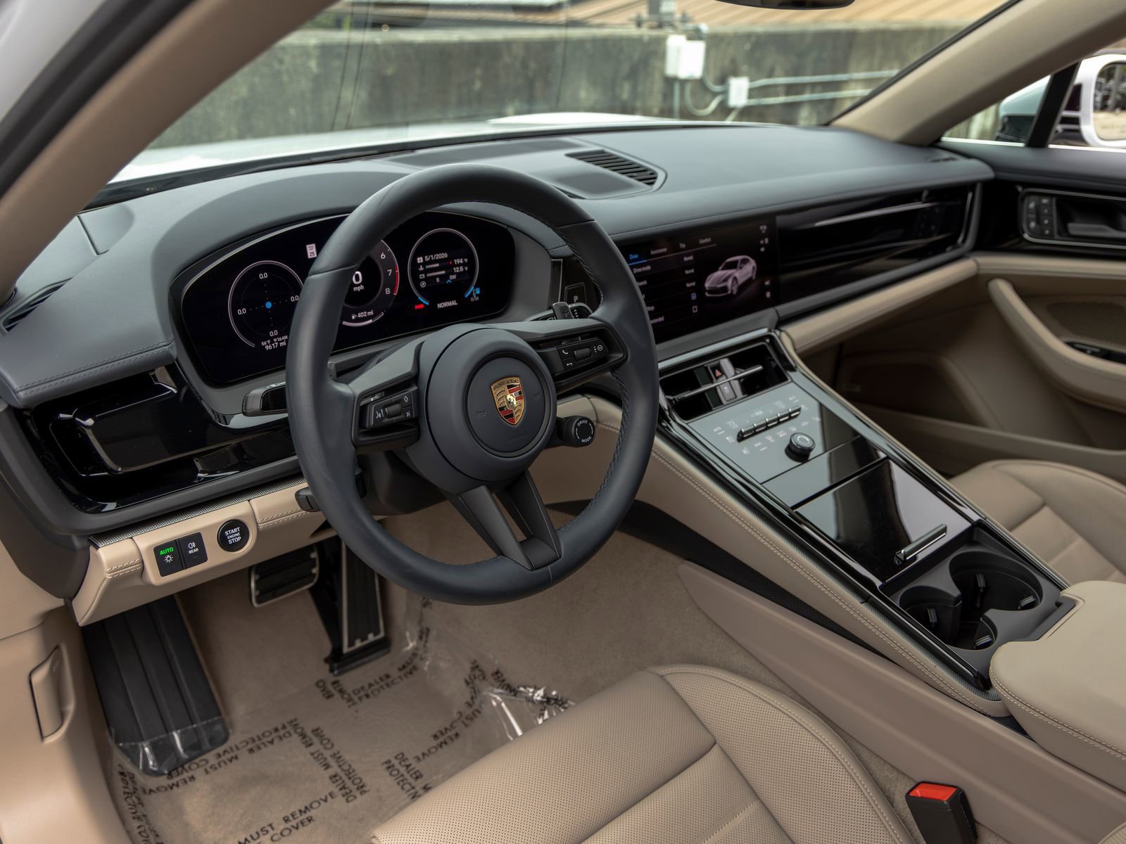Certified 2025 Porsche Panamera image 4