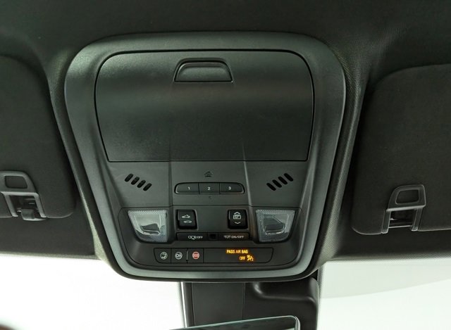 Certified 2022 Cadillac XT4 Premium Luxury w/ Enhanced Visibility Package image 28