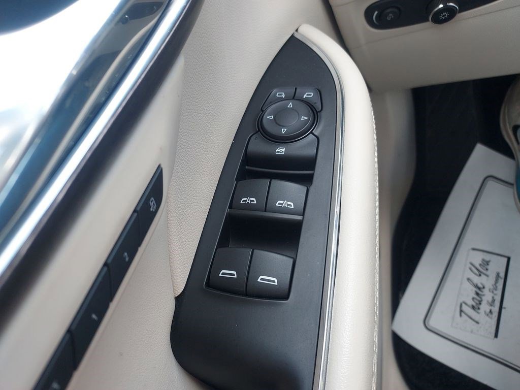 Used 2023 Buick Envision Avenir AWD/4WD image 23