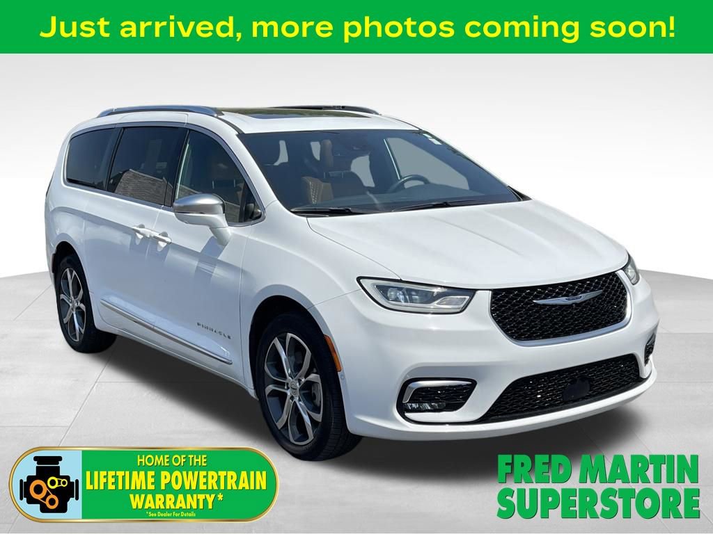 Used 2021 Chrysler Pacifica Pinnacle AWD/4WD image 1