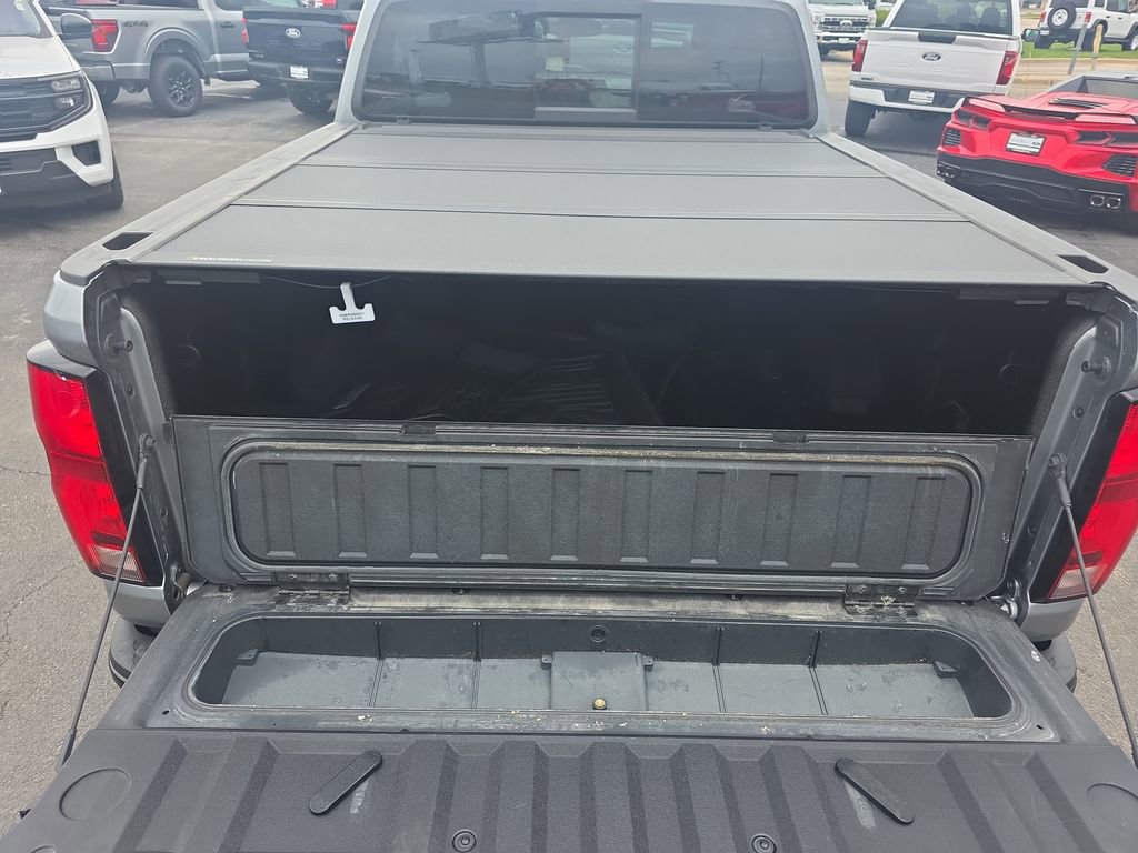 Used 2024 Chevrolet Colorado ZR2 w/ Technology Package AWD/4WD image 15