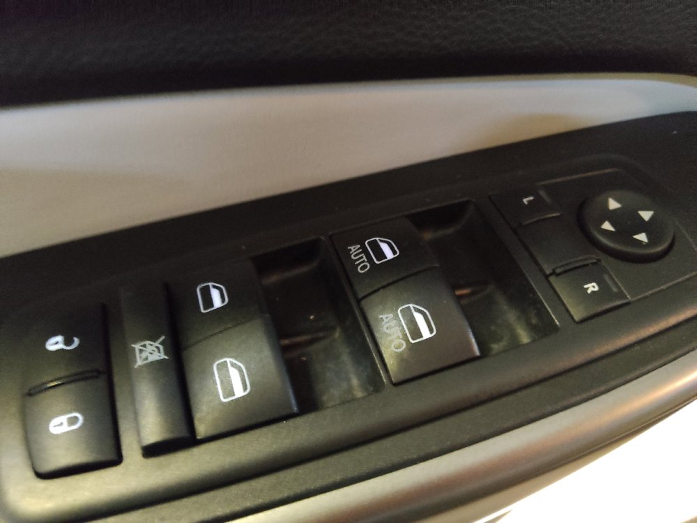 Used 2020 Jeep Cherokee Limited AWD/4WD image 27