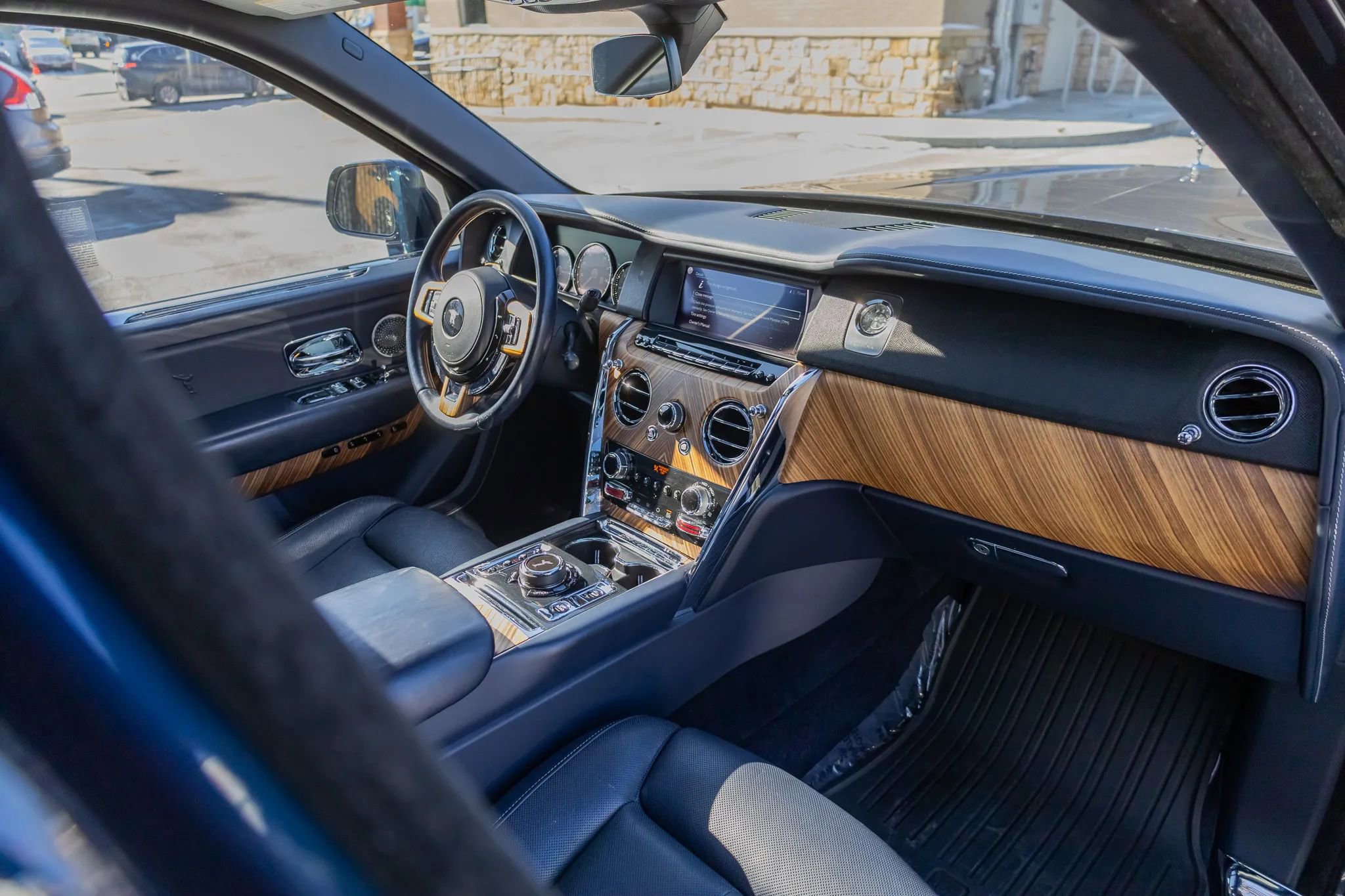 Used 2019 Rolls-Royce Cullinan Sport Utility 4D image 58