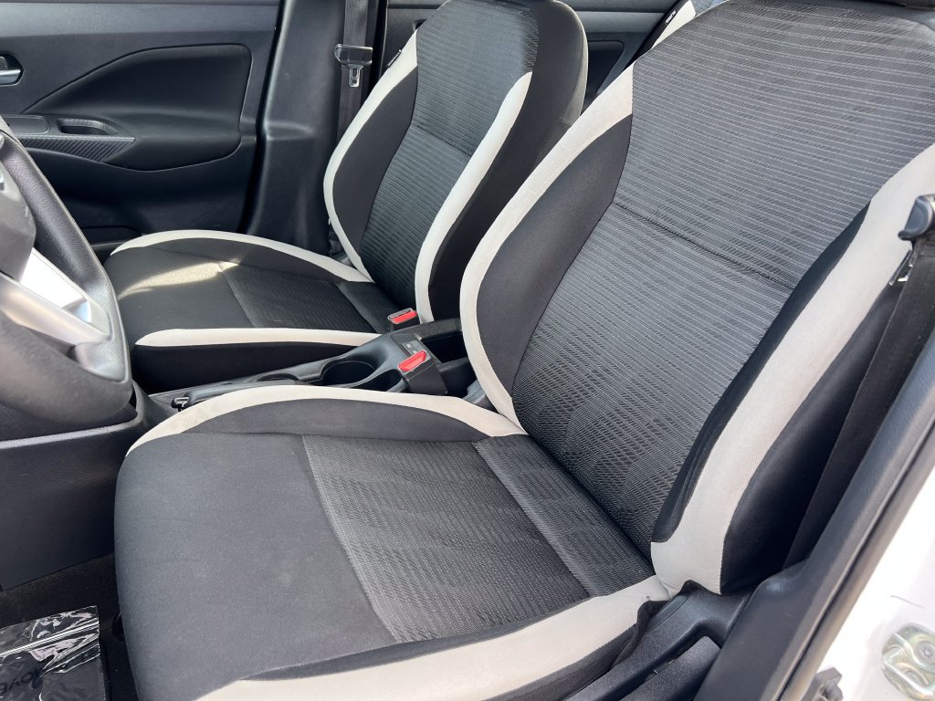 Used 2022 Nissan Versa SV FWD image 10