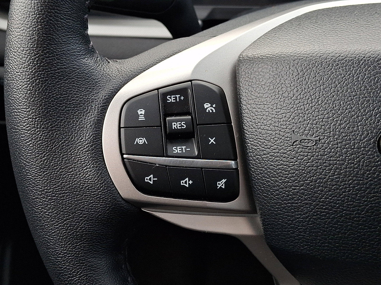 Certified 2024 Ford Explorer XLT w/ Equipment Group 202A image 28