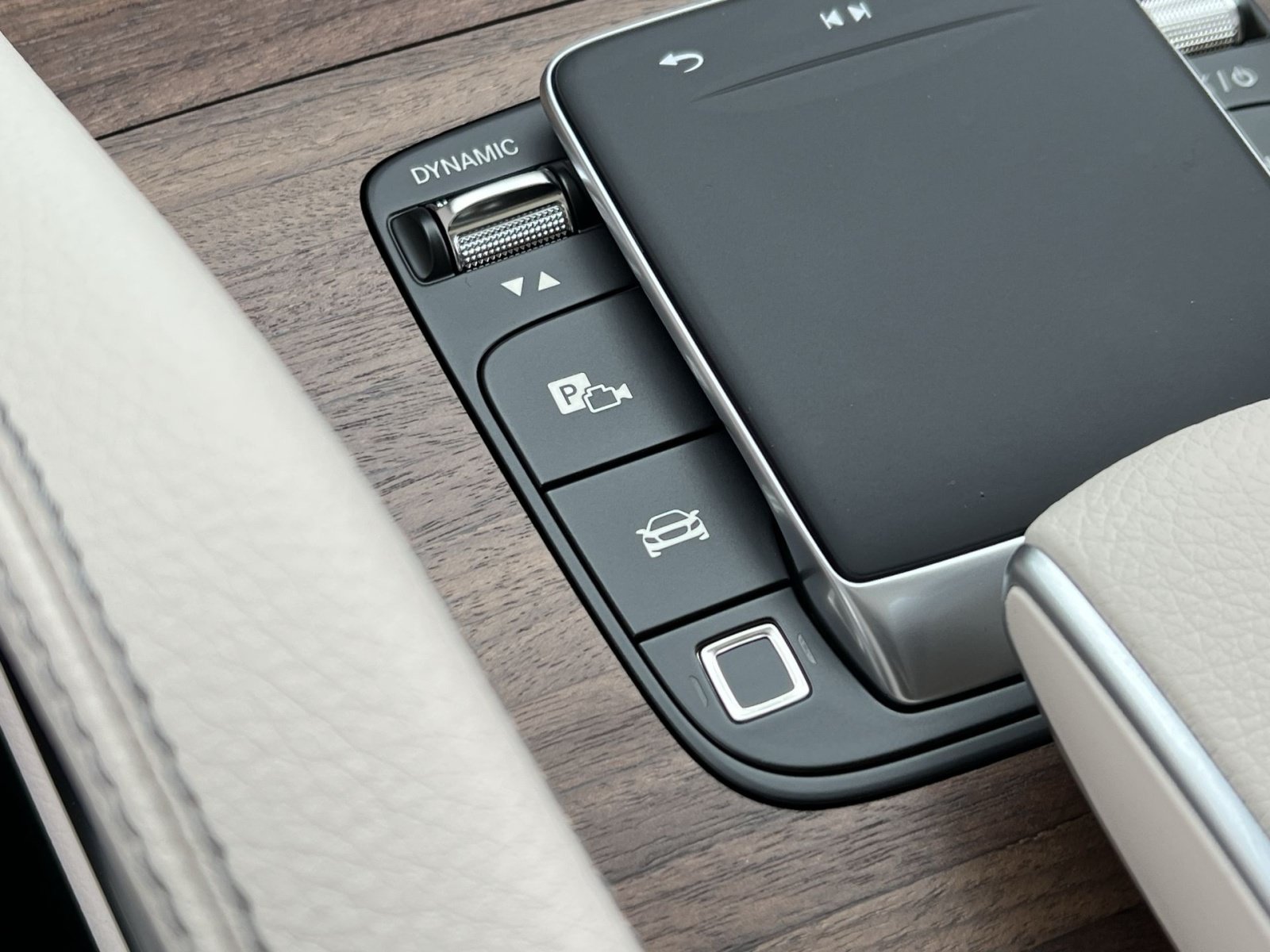 New 2026 Mercedes-Benz GLS 450 4MATIC image 41