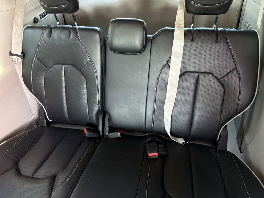 Used 2023 Chrysler Pacifica Limited w/ Uconnect Theater Family Group AWD/4WD image 14