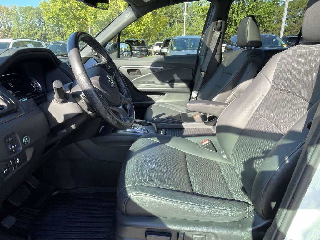 Used 2023 Honda Passport EX-L image 17