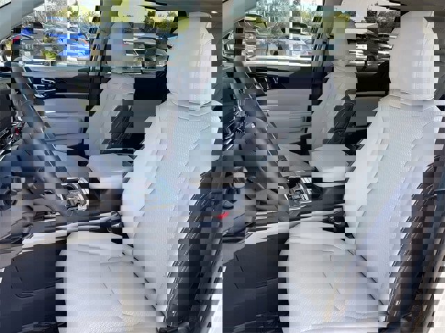 Used 2026 Kia Carnival SX Prestige image 24