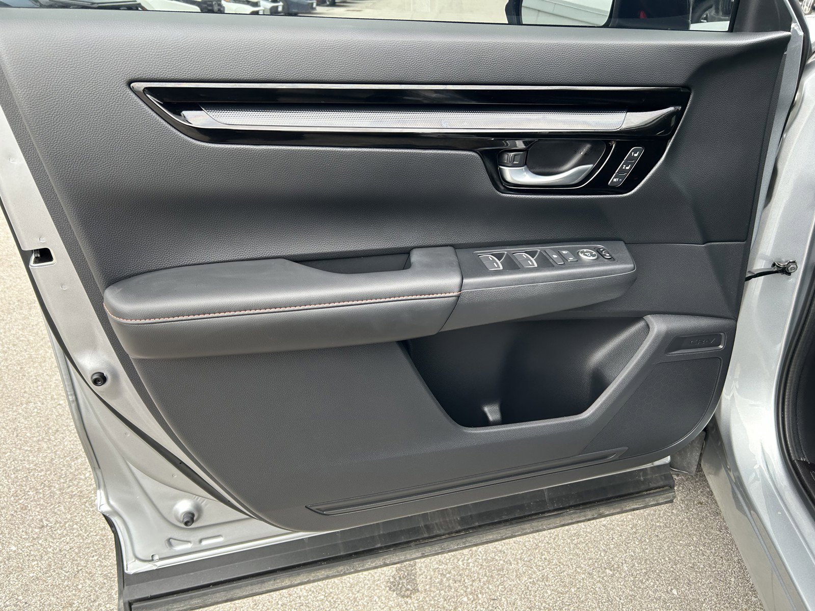 Used 2025 Honda CR-V Sport Touring image 10