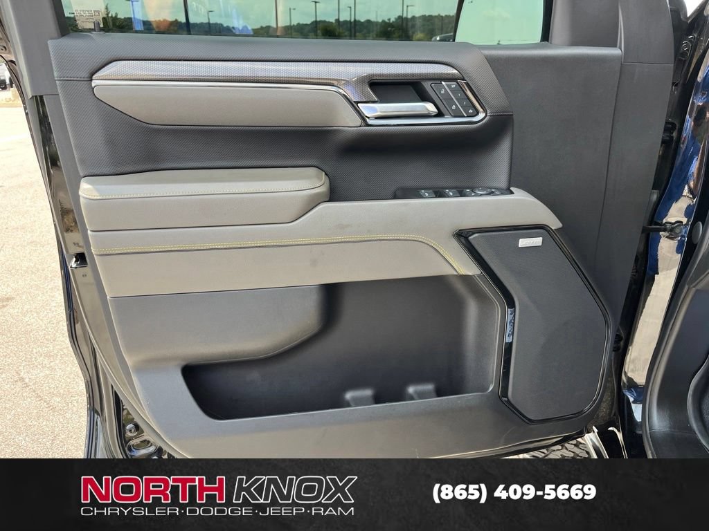 Used 2022 Chevrolet Silverado 1500 ZR2 w/ Technology Package AWD/4WD image 5