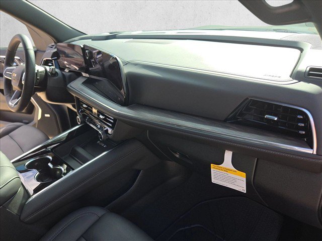Used 2026 Chevrolet Suburban LT w/ Comfort Package RWD image 22