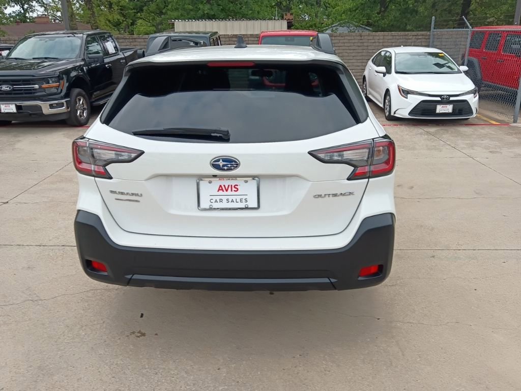 Used 2025 Subaru Outback Premium image 11