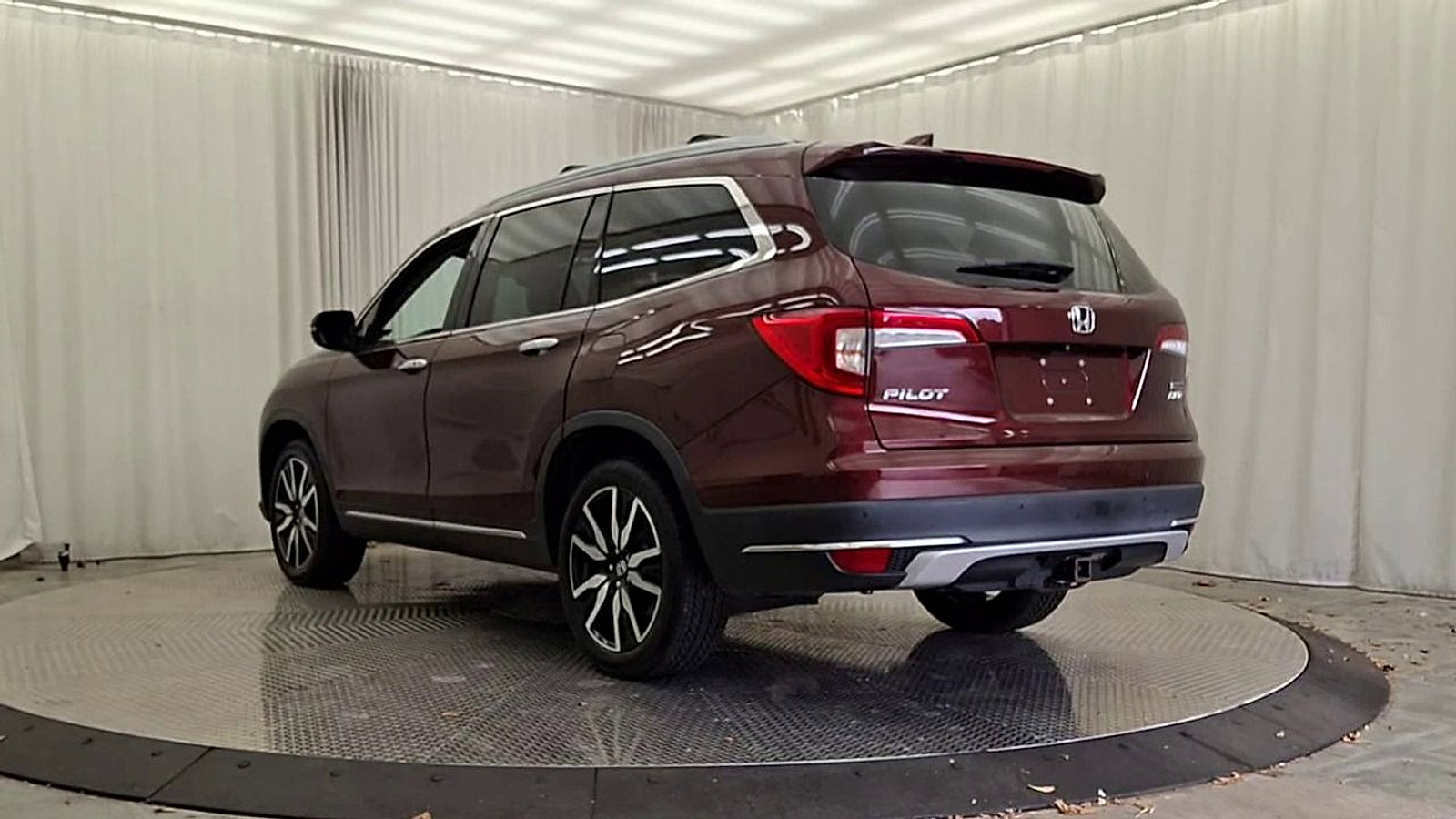 Used 2019 Honda Pilot Touring image 9