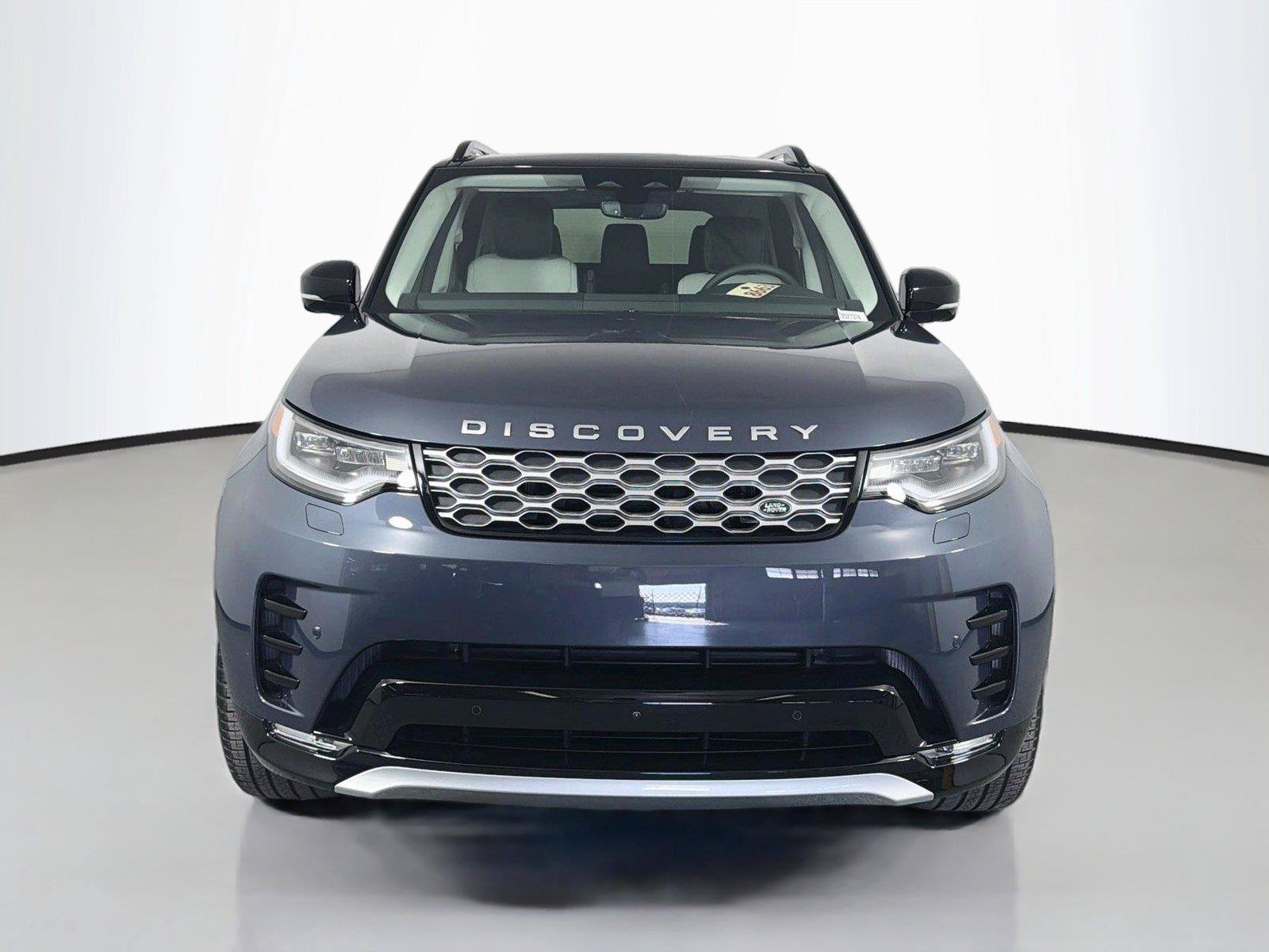 New 2026 Land Rover Discovery Limited Edition AWD/4WD image 2