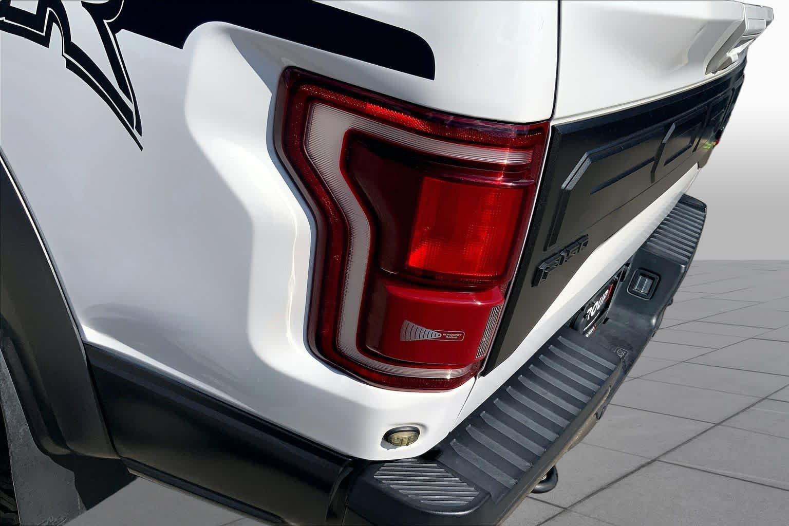 Used 2018 Ford F150 Raptor w/ Equipment Group 802A Luxury AWD/4WD image 28