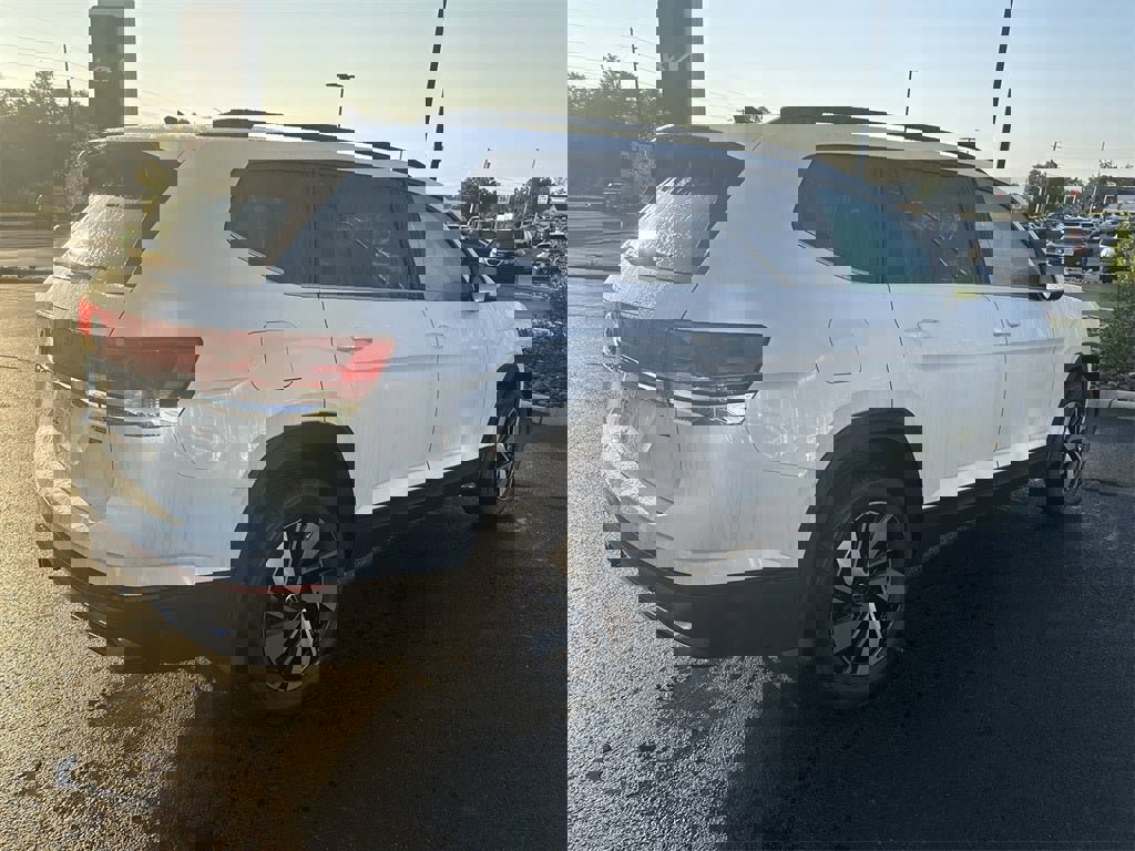 New 2026 Volkswagen Atlas SE image 4