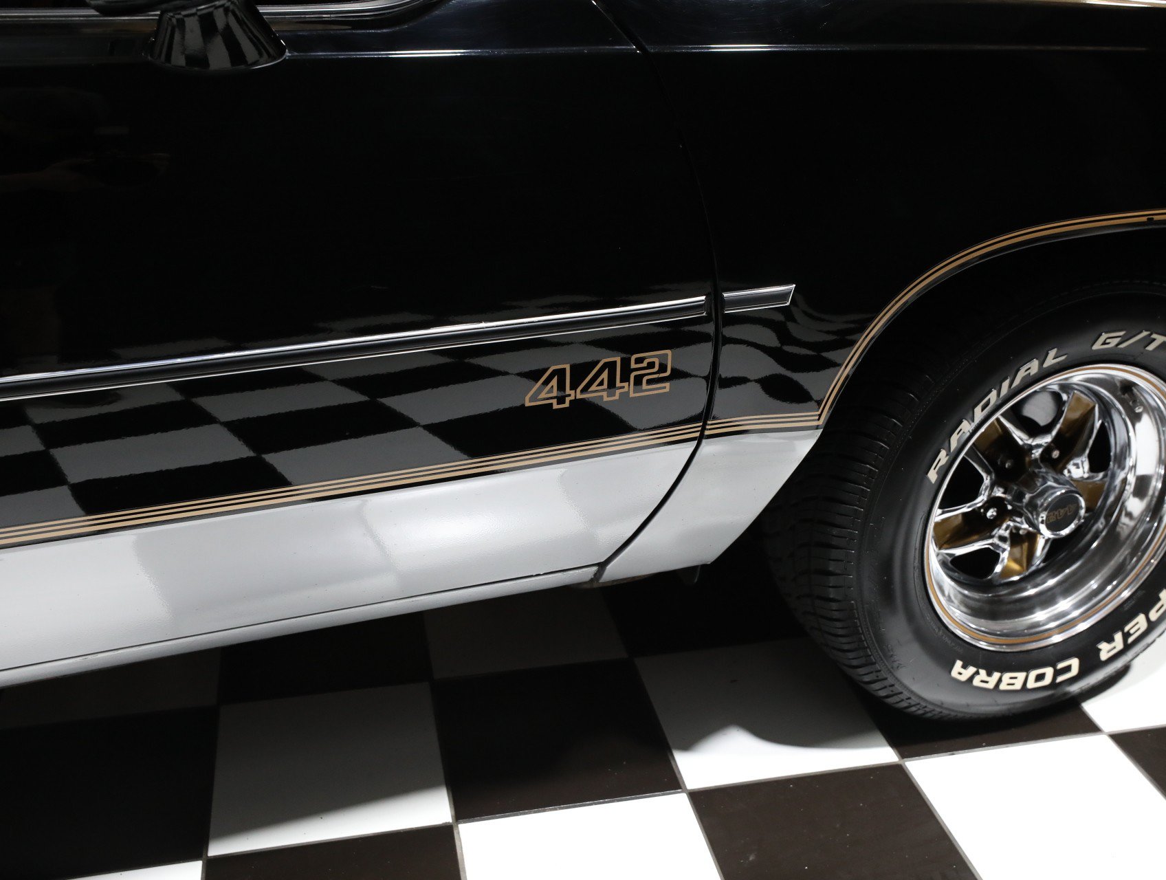 Used 1987 Oldsmobile Cutlass Supreme Salon RWD image 16