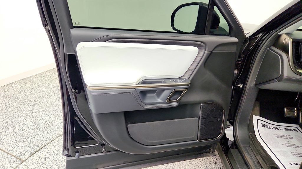 Used 2023 Rivian R1S Adventure AWD/4WD image 10