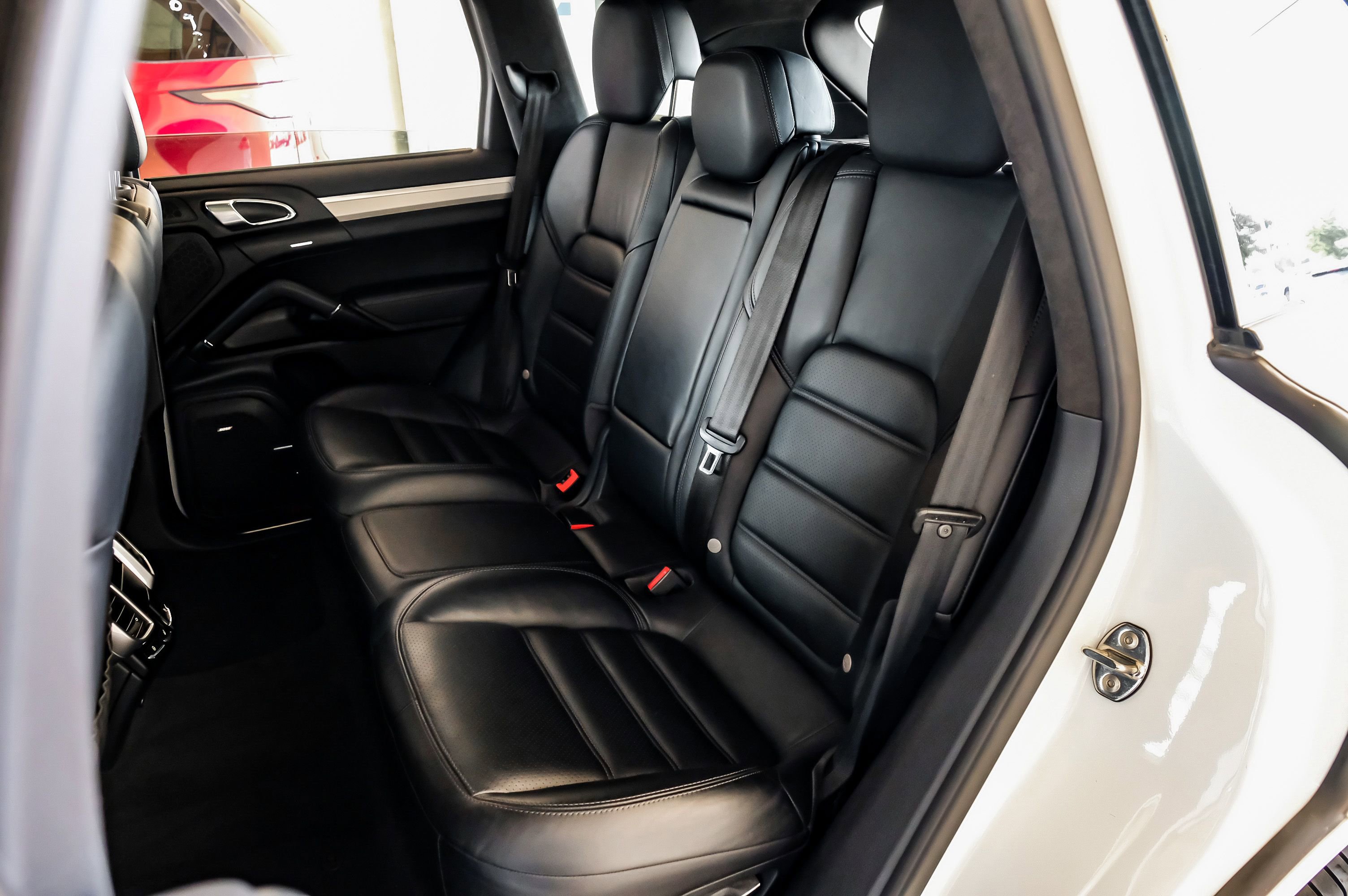 Used 2015 Porsche Cayenne Turbo w/ Premium Plus Package AWD/4WD image 35