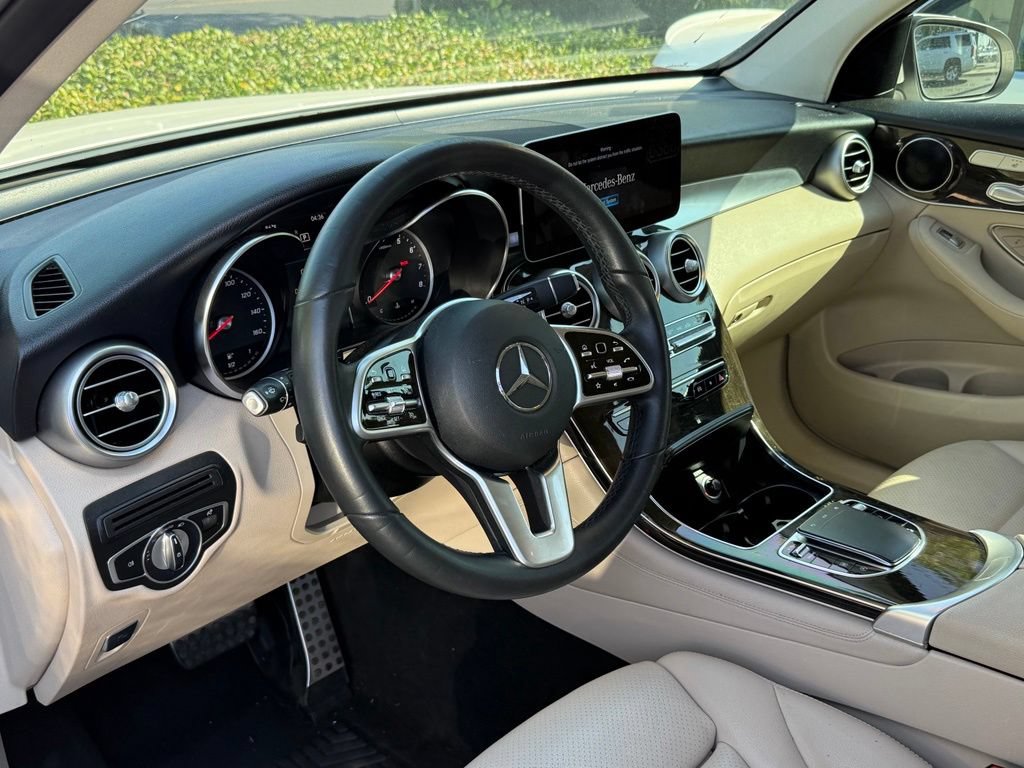 Used 2020 Mercedes-Benz GLC 300 image 2