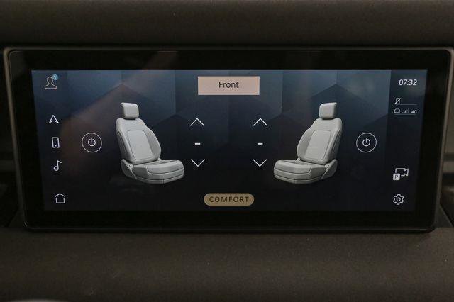 Used 2023 Land Rover Defender 110 X-Dynamic SE image 34