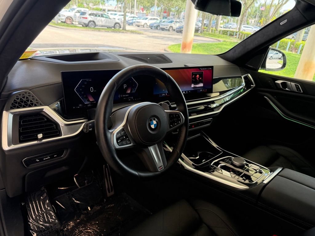 Used 2026 BMW X7 xDrive40i w/ M Sport Package AWD/4WD image 7
