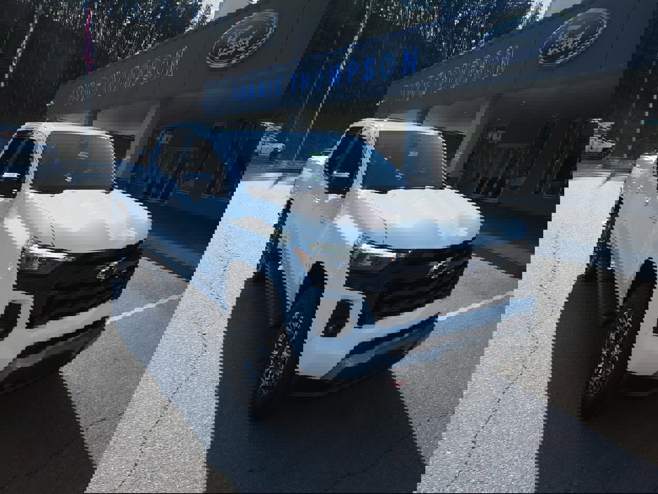 Used 2024 Chevrolet Colorado Z71 w/ Z71 Convenience Package 2