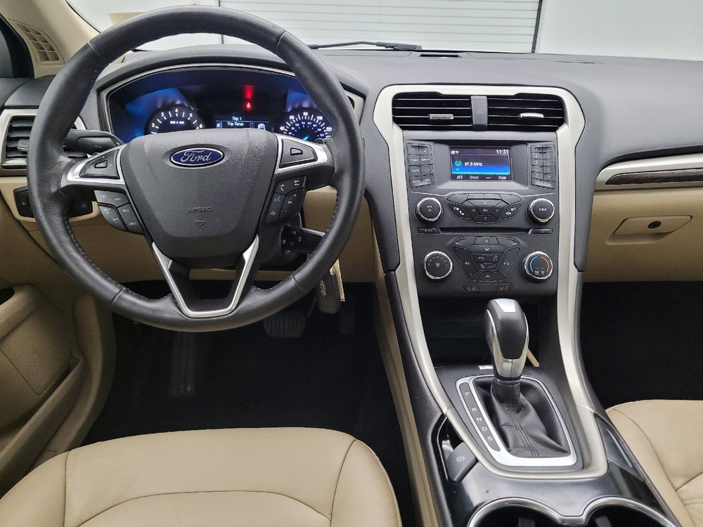Used 2016 Ford Fusion SE w/ Equipment Group 202A FWD image 22