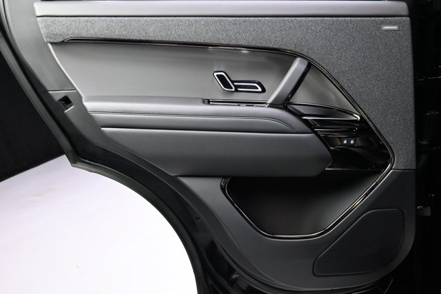 Used 2025 Land Rover Range Rover Sport SE AWD/4WD image 46