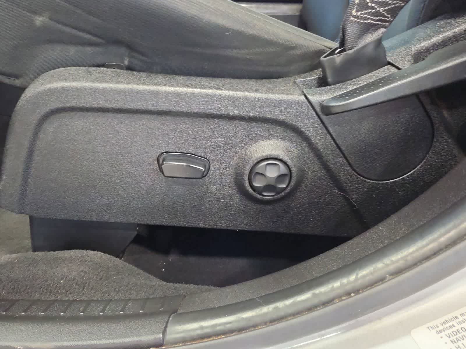 Used 2011 Dodge Journey Crew FWD image 15