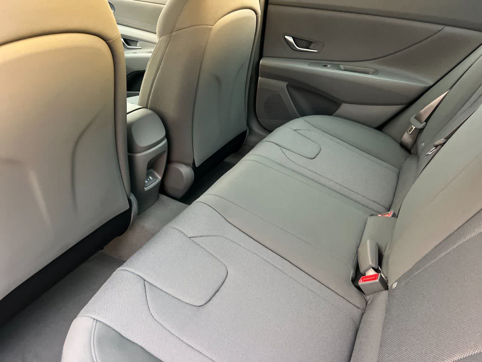 New 2026 Hyundai Elantra SE FWD image 5