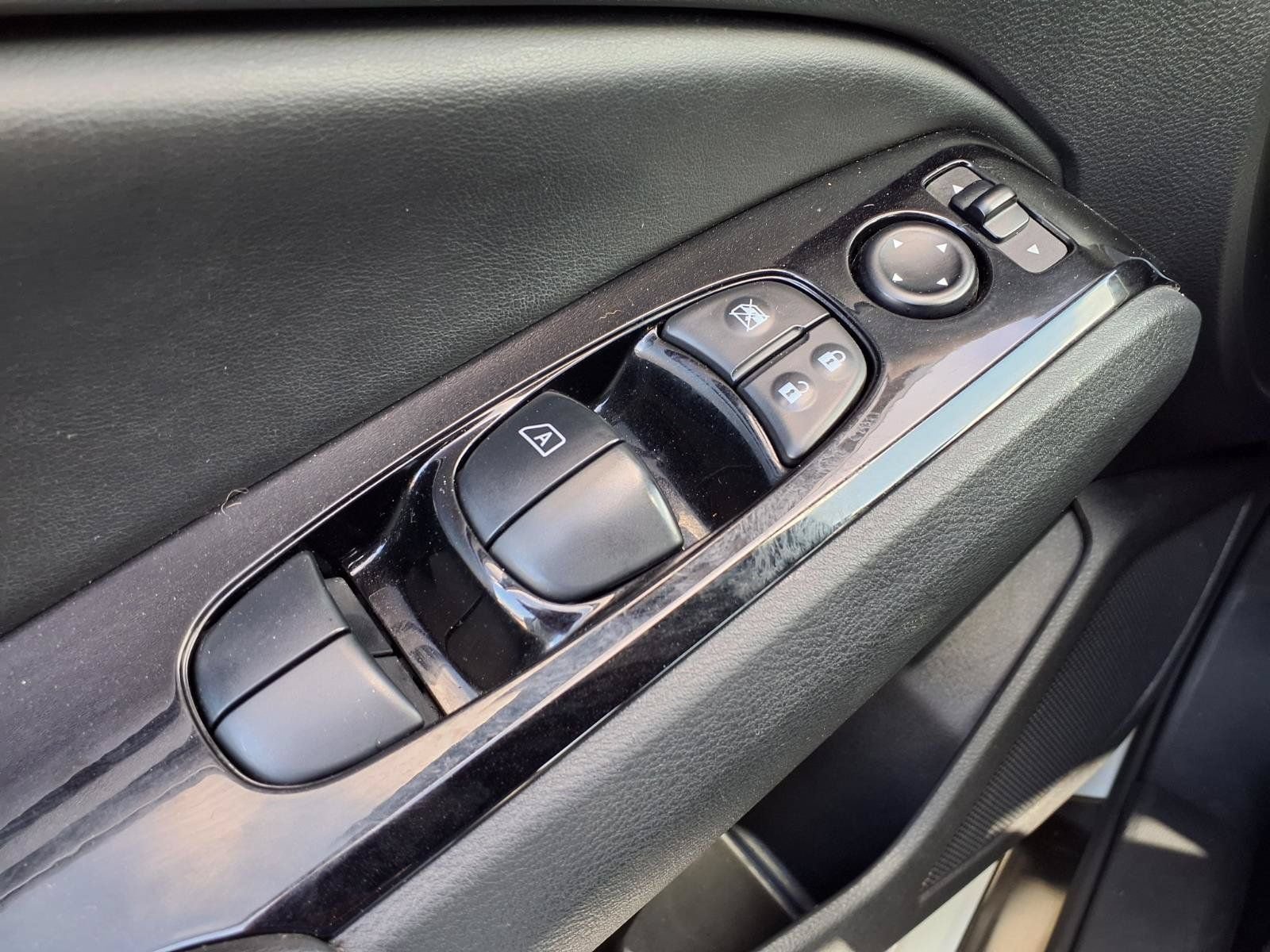Used 2024 Nissan Altima 2.5 SL FWD image 21