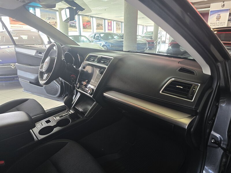 Used 2019 Subaru Outback 2.5i Premium image 15