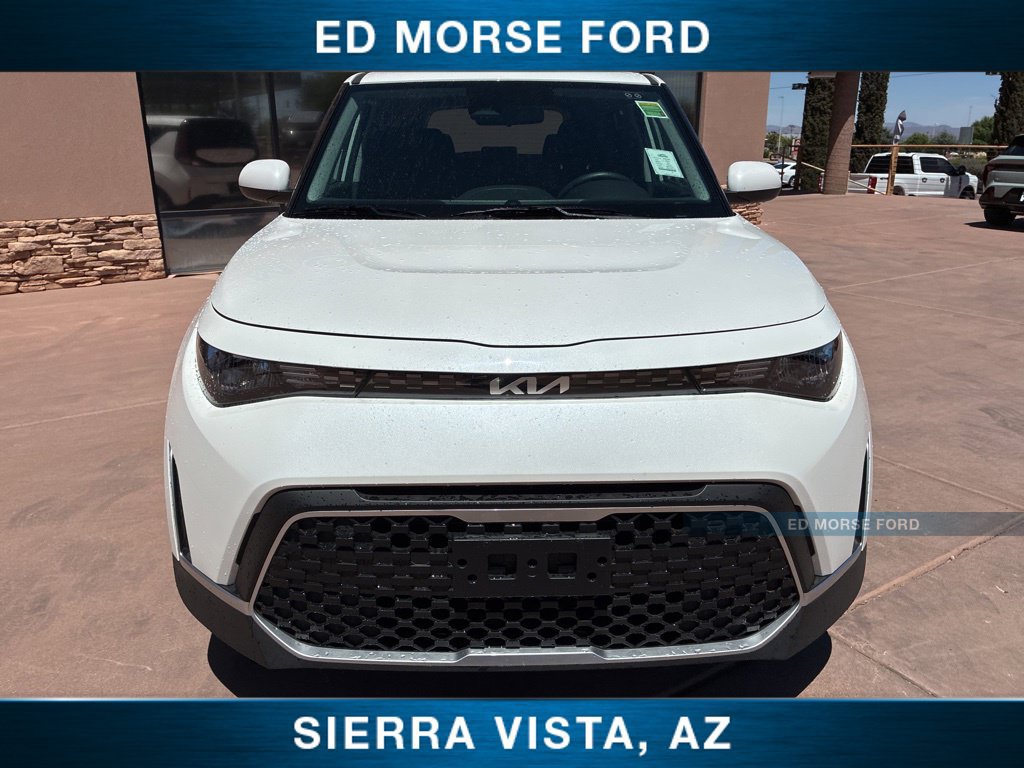 Used 2025 Kia Soul LX FWD image 11