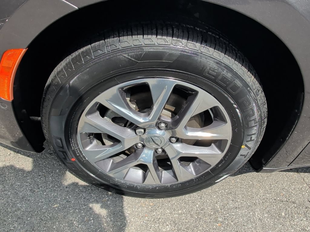 Used 2021 Chrysler Pacifica Pinnacle FWD image 9